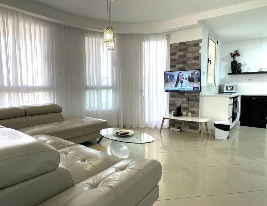 Trendy 2br Golf