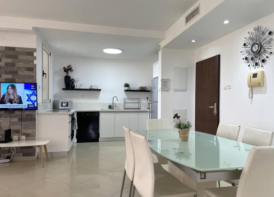 Trendy 2br Golf Apartment *